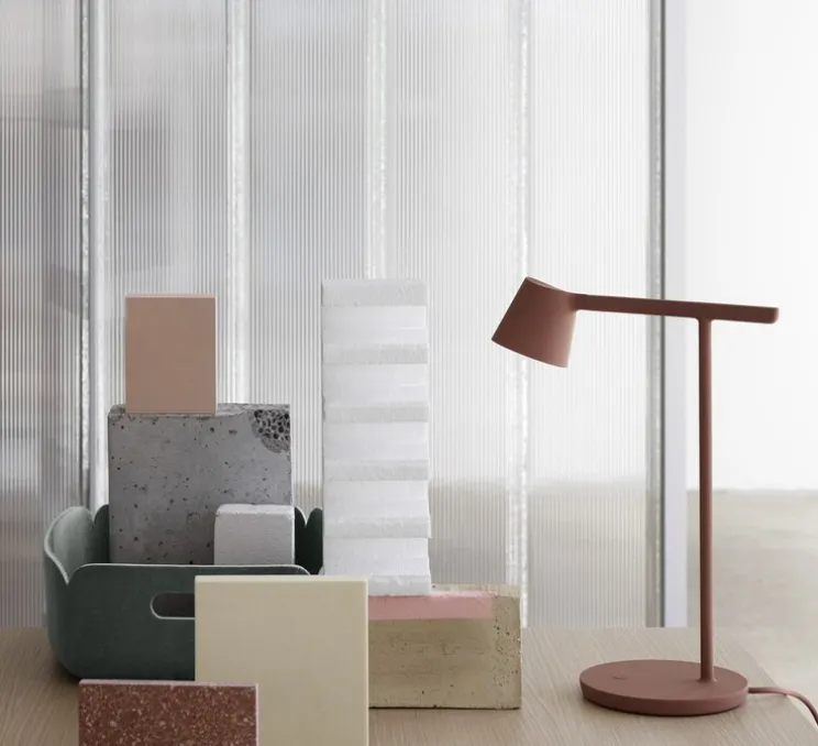 Lampe à poser, Tip, brun cuivré, LED, 2700K, 848lm, L16cm, H40cm - Muuto