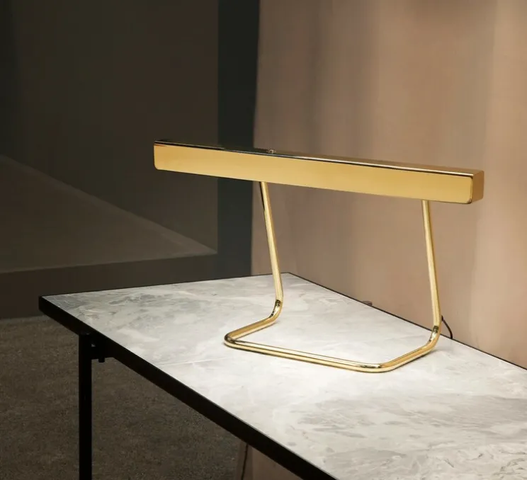 Lampe à poser, T-Model, laiton poli, LED, dim, 2700K, 1185 lm, L50cm, H30cm - Anour