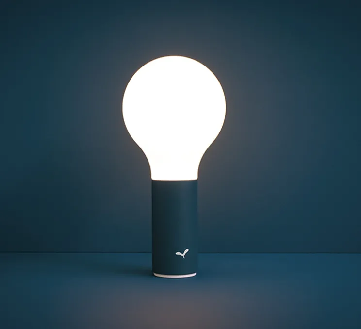 Lampe, Baladeuse, APLÔ , bleu acapulco, IP54, 3000 à 6000K, 70lm, Ø11.5cm, H24.5cm - FERMOB