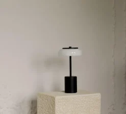 Lampe, Baladeuse, Blossi Portable Mini, noir, opal, IP65, LED, dim, 2700K, 230 lm, Ø14cm, H26,2cm - Nuura