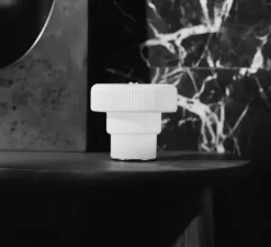 Lampe, Baladeuse, Ripple, blanc, IP44, LED, dim, 2500K, 40 lm, Ø12,3cm, H10,2cm - Ferm Living