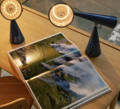 Lampe de bureau, Pose, bleu indigo, LED, dim, 2700K, 800 lm, L17,2cm, H48,8cm - Tom Dixon