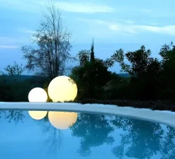 Lampe de table ou lampadaire de jardin avec fixation au sol, Globo 40, blanc mat, IP55, Ø40cm - Slide