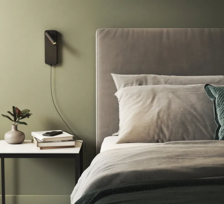 Liseuse murale, Enna Surface USB, noir mat, LED, 2700K, 134 lm, L8cm, H22,5cm - Astro