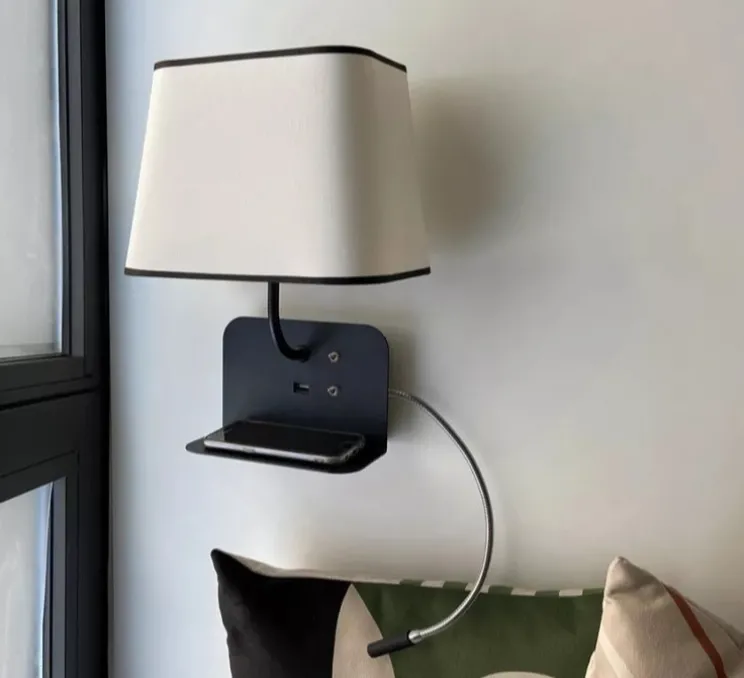 Liseuse murale, Escale version gauche du lit, blanc & noir, L25cm, H32cm - DesignHeure