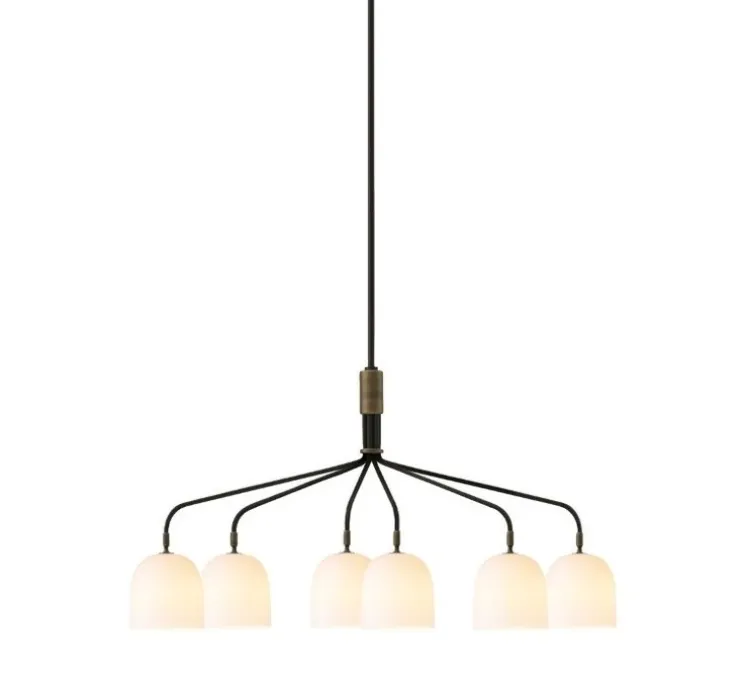 Lustre 6 bras, Howard, blanc, laiton, L133,6cm, H60,4cm - Gubi