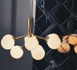 Lustre, Apiales 9, laiton brossé, verre opalin , Ø59,5cm, H39cm - Nuura