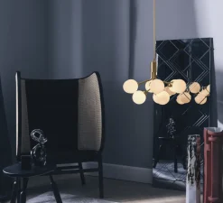 Lustre, Apiales 9, laiton brossé, verre opalin , Ø59,5cm, H39cm - Nuura