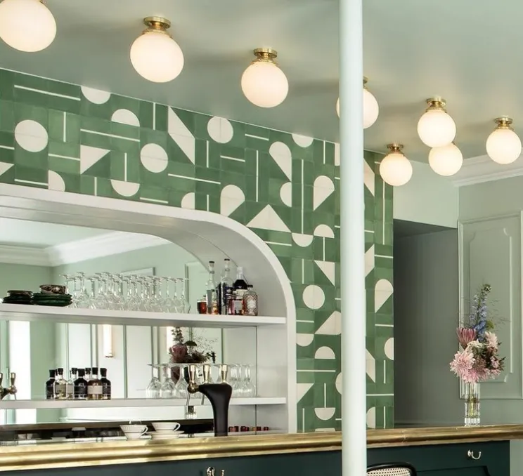 Plafonnier, Deniz, laiton, globe opale, IP44, Ø20cm, H28cm - Mullan Lighting