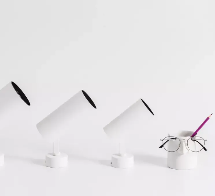 Spot, Fost Surface, blanc, LED, dim, DALI, 42W, 38°, 2700K, 3469 lm, Ø9cm, H18cm - Faro