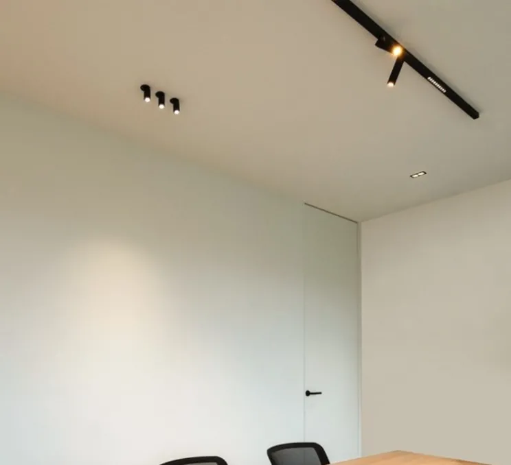 Spot pour rail, Mick on Strex 2.0, noir et or, LED, dim, 2700K, 890 lm, Ø2,6cm, H13cm - Wever&Ducré