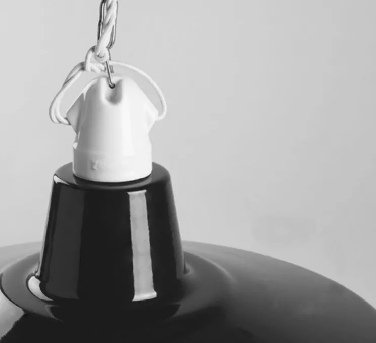 Suspension, Alexandre, email noir et porcelaine blanche, Ø40cm, H25cm - Zangra