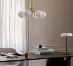 Suspension, Apiales 6, laiton, verre opalin, L50cm, H26,3cm - Nuura