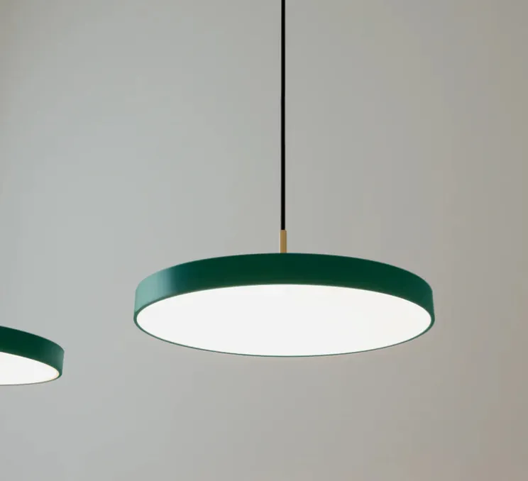 Suspension, Asteria Medium plus, vert forêt et laiton, LED, 2400-2700-3000K, 1600lm, Ø43cm, H14cm - Umage
