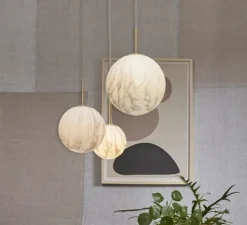 Suspension, Carrara Dia, Finition Marbre blanc, laiton, Ø28cm, H42cm - It's about Romi