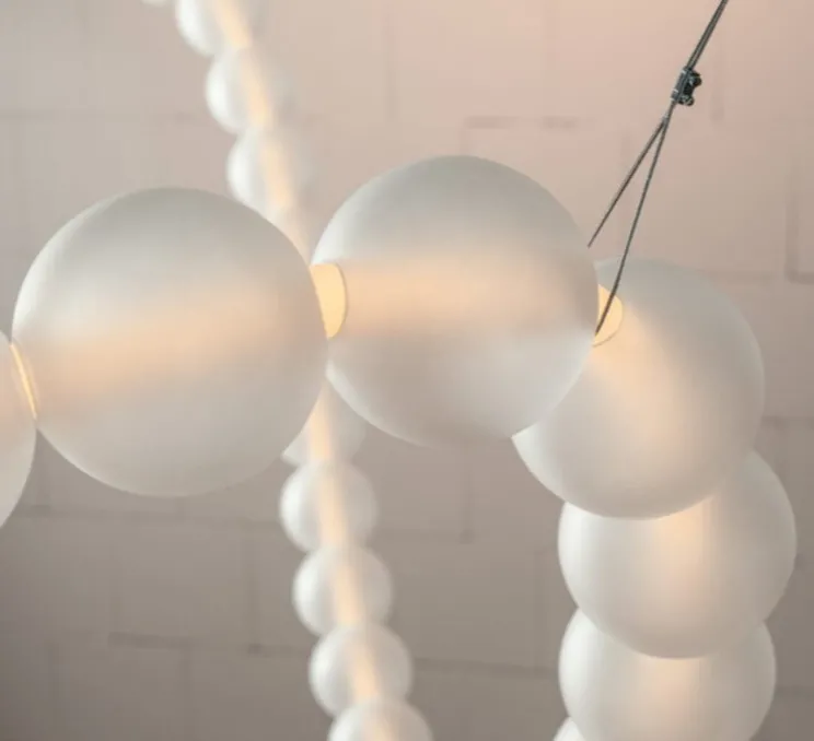 Suspension, Daisy 750, 56 boules, blanc, IP67, LED, dim, 3000K, 1109 lm, Ø7cm, L500cm - Loftlight