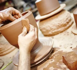 Suspension, Flame Bold, vert olive mat, câble noir, IP44, LED, dim, 2700K, 800 lm, Ø21cm, H17,6cm - Pott