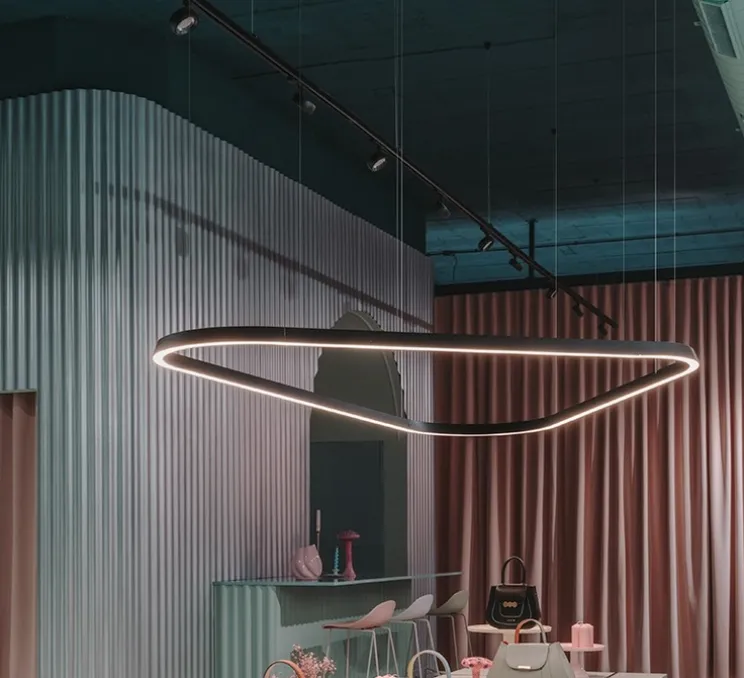 Suspension, Geometric Triangular Mini, noir, LED, dim, 2700K, 6250 lm, Ø160cm, H6cm - LEDS C4