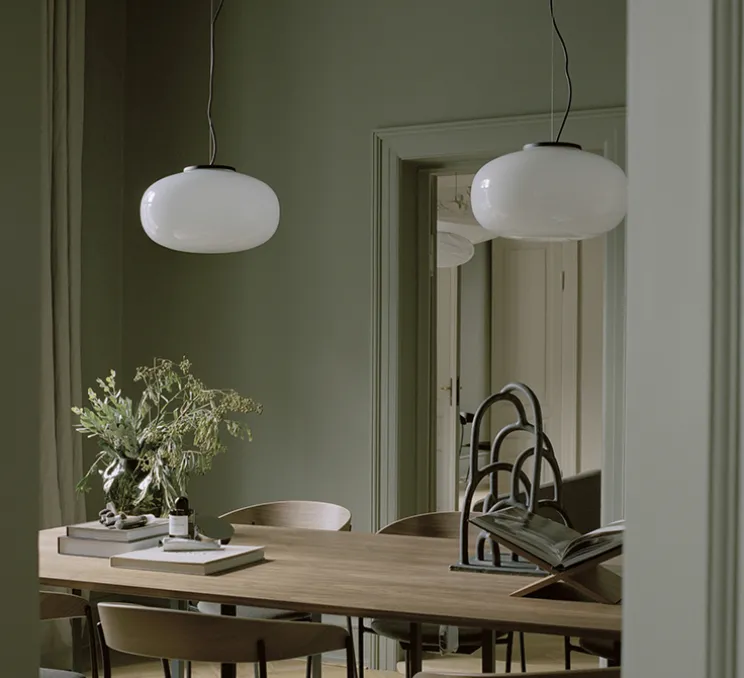 Suspension, Karl Johan Large, opalin, LED, 2700K, Ø40cm, H24cm - New Works