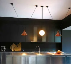 Suspension, Les Acrobates de Gras N°323 XL, cuivre brut/intérieur cuivre brut, Ø32cm, H23cm - DCW éditions Paris