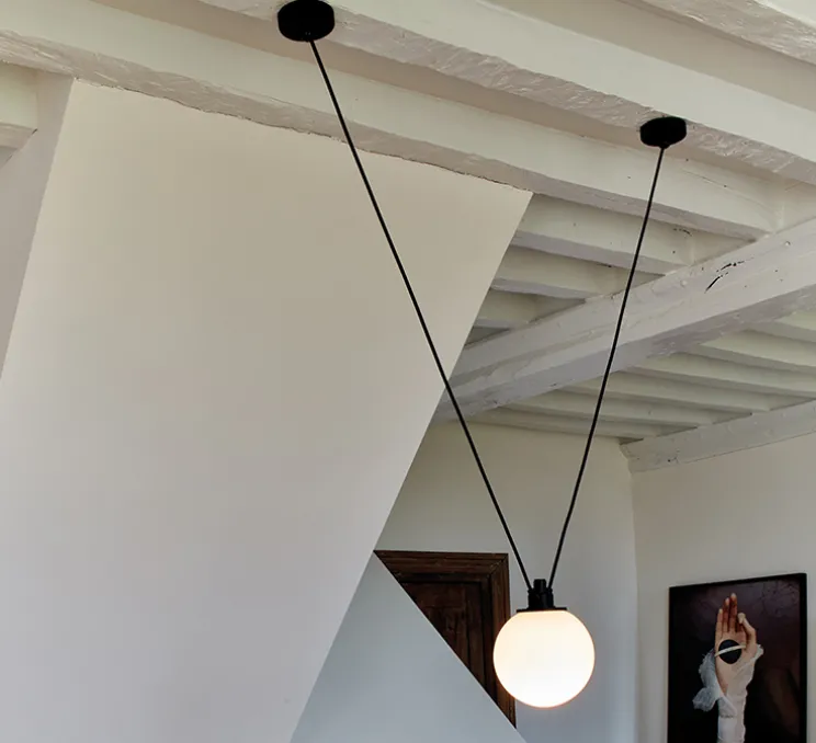 Suspension, Les Acrobates de Gras N°323, opalin, Ø17,5cm, H17,5cm - DCW éditions Paris