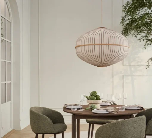 Suspension, Lucén Ellipse, abat-jour tissu sable, chêne huilé, Ø90cm, H66cm - Bolia