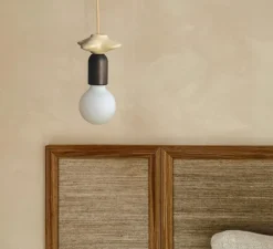 Suspension, Mona I, brun, avec 1 fleur beige, Ø10cm, H14cm - Carré Coco