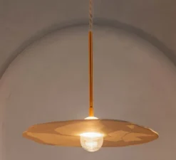 Suspension, Organic Ceramic 35/40, céramique gris et crème, laiton vieilli brossé, verre transparent, câble en lin de 1m, Ø35/40cm, H30cm - Contain