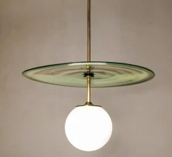 Suspension, Plat, laiton brossé, verre transparent vert, globe opalin, Ø47cm, H40cm - Contain
