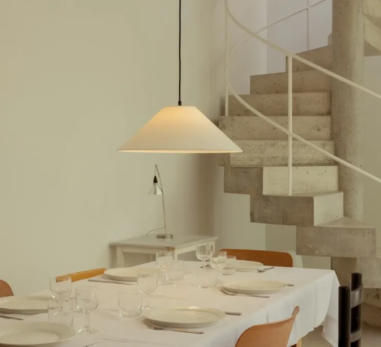 Suspension, Sisisi conicas Planas MT5, blanc, câble noir, Ø64cm, H23cm - Santa & Cole